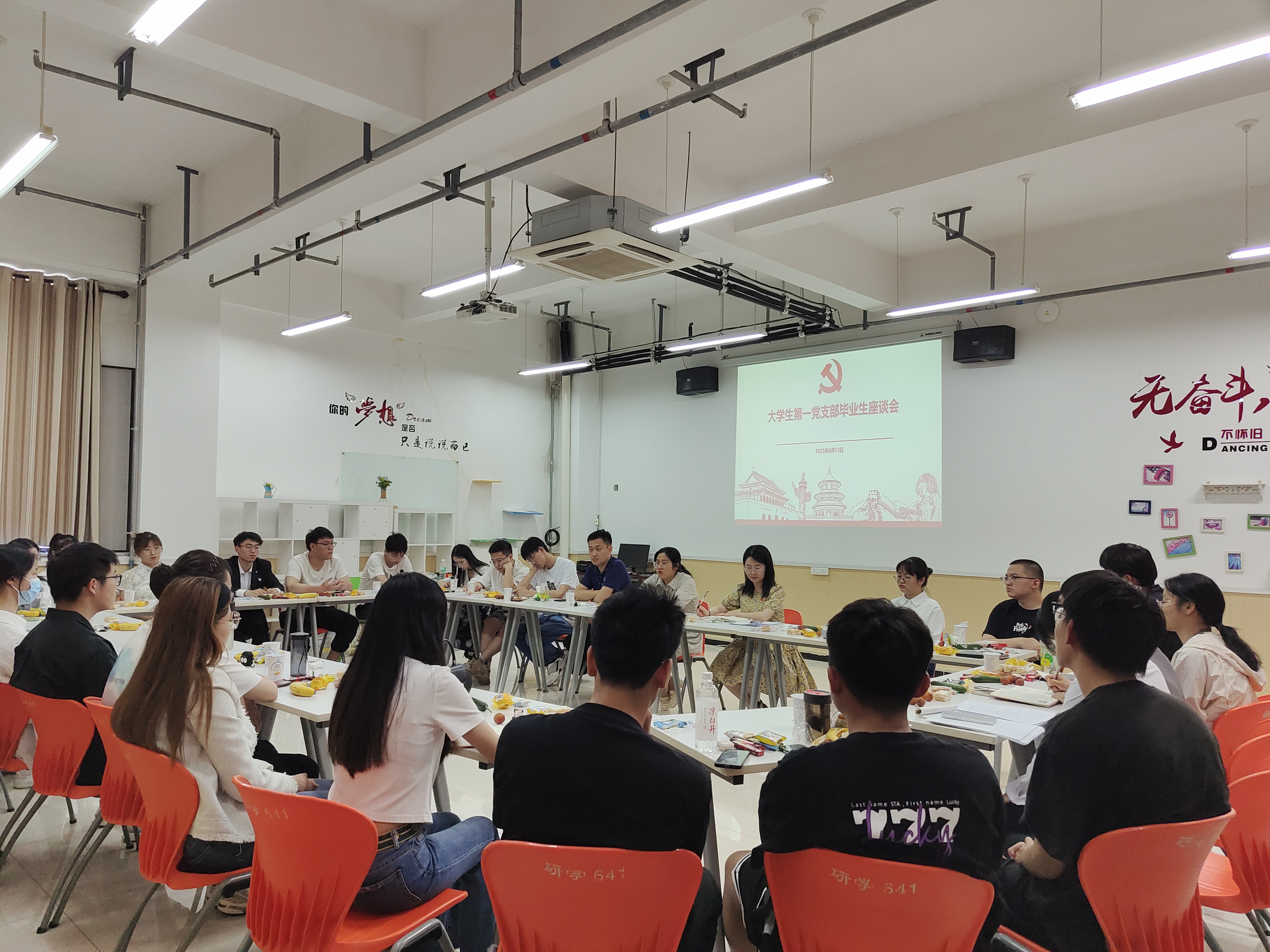 092a327c43fb44e9ab4ed2e4190acabf.jpg 092a327c43fb44e9ab4ed2e4190acabf.jpg