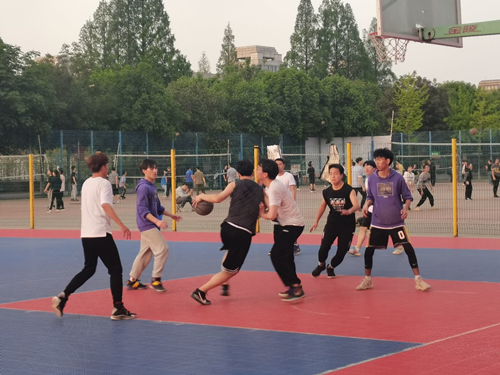 53e0cf328e5c4622a64725024fd42e39.png 篮球训练.png