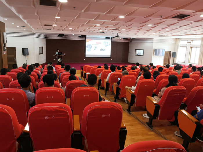 9fabcb16fe544995bc2f6d49cc50b908.jpg 报告会现场_副本.jpg