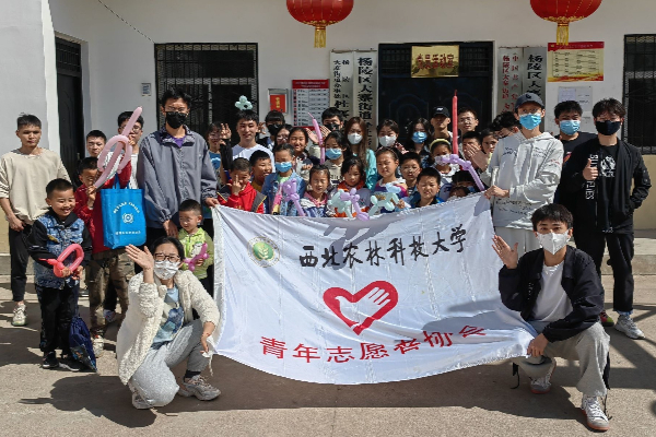 a1b459c0264d45d5a13a511475c33419.jpg 合影.jpg