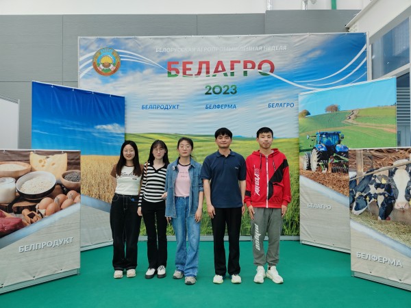 3c18762c13264313abfdd6b6c05bf1b6.jpg 员工合影_副本.jpg