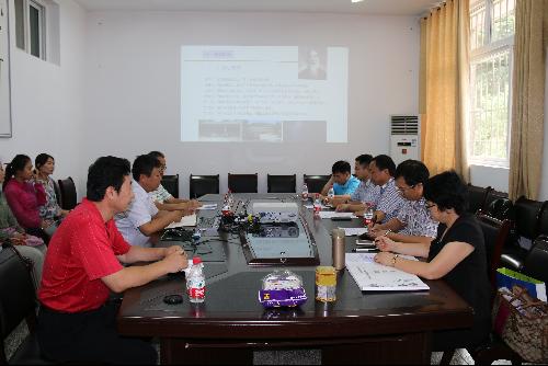 张教授与公司专家进行交流座谈